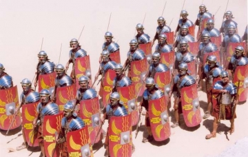 Římští legionáři v podání členů historických klubů.