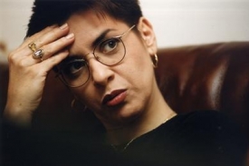 Pěvkyně Dagmar Peckov&aacute; nevystoup&iacute; kvůli nař&iacute;zen&eacute;mu hlasov&eacute;mu klidu.