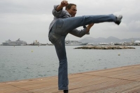 Jean-Claude Van Damme v Cannes dokazuje, že má stále co říci.