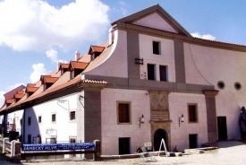 Z&aacute;meck&yacute; ml&yacute;n.
