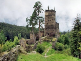 Hrad Gud&scaron;tejn patř&iacute; bezesporu k nejpůsobivěj&scaron;&iacute;m.