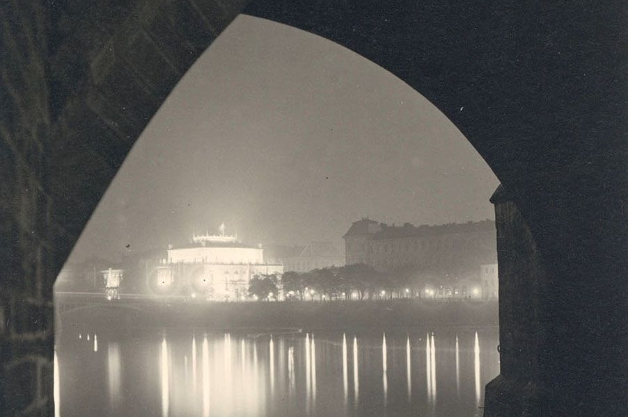 Noční Praha Josefa Sudka.