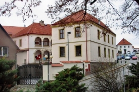 Dům na n&aacute;měst&iacute;.