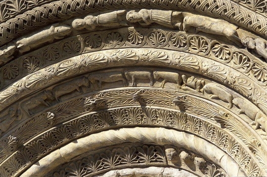 Detail portálu.