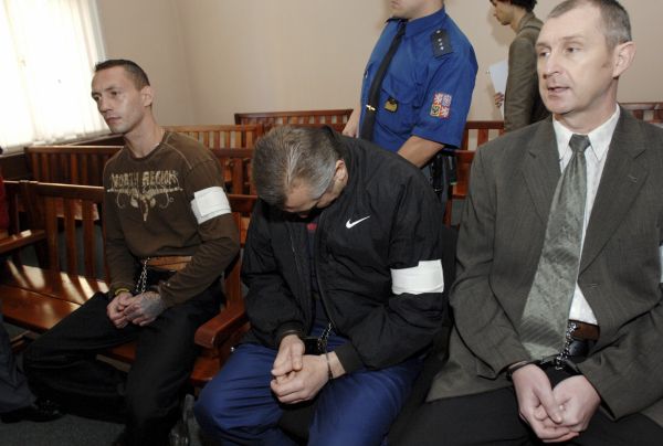Zprava Vladimír Petrus, Milan Adamec a Rastislav Sagalinec. Zprava Vladimír Petrus, Milan Adamec a Rastislav Sagalinec.