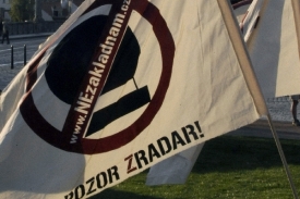 Smlouvy o radaru se budou ve sněmovně projednávat dnes.