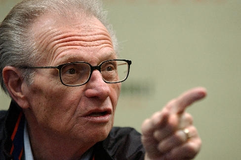 Novinář a moderátor Larry King.