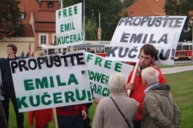 Demonstrace na podporu Emila Kučery.