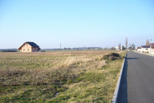 Poptávka po stavebních pozemcích roste. Ceny půjdou nahoru. Poptávka po stavebních pozemcích roste. Ceny půjdou nahoru.