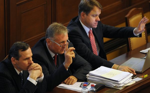 Mirek Topolánek, Martin Bursík, Jiří Čunek. Mirek Topolánek, Martin Bursík, Jiří Čunek.