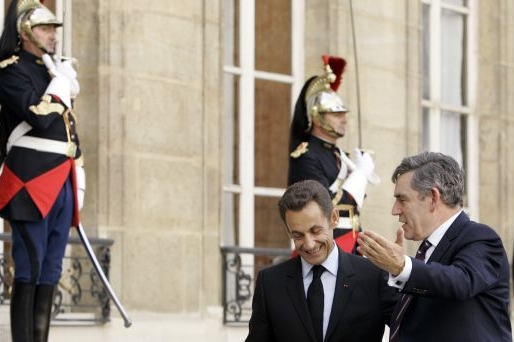 Prezident Francie Sarkozy a britský premiér Brown. 