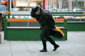 Meteorologvé doporučují příliš nevycházet.