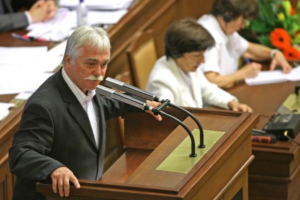 Poslanci neschválili žádosti obcí o dotace ze státního rozpočtu. 