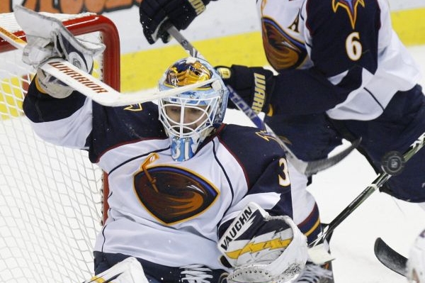 Brankář Ondřej Pavelec vychytal proti Detroitu svou druhou nulu v NHL.