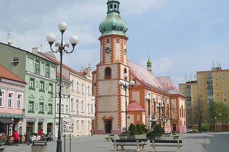 Koupit obecní byt v Sokolově bude těžší.