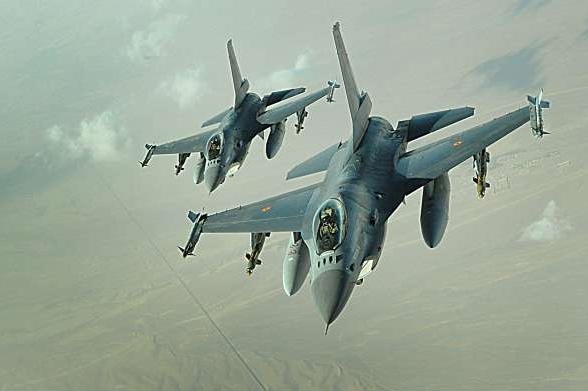 F-16 Fighting Falcons nad Afghánistánem.