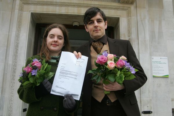 Katherine, Tom a formulář o partnerství. Islington, 24. listopadu.