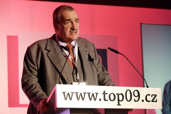 Karel Schwarzenberg je jediným kandidátem na post předsedy strany.