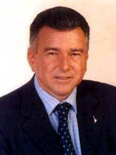Senátor Piergiorgio Stiffoni je na kuřáky přísný.