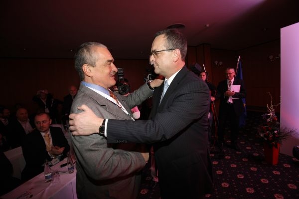 Předseda TOP09 Karel Schwarzenberg a první místopředseda Kalousek.