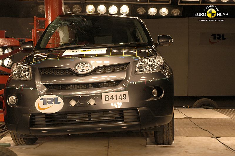 Toyota Urban Cruiser si odnesla z testů jen tři hvězdičky.