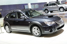 Subaru Impreza XV si chrání karoserii plasty.