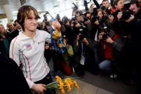 Martina Sáblíková si musí zvykat na obrovský zájem okolí.