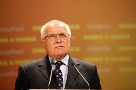 Prezident Václav Klaus nechce zvyšovat mateřskou kvůli rozpočtu.