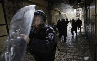 Izrael&scaron;t&iacute; voj&aacute;ci zasahuj&iacute; proti radik&aacute;ln&iacute;m palestinsk&yacute;m mlad&iacute;kům.