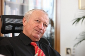 Ministerstvo financí se začalo zabývat evropskými dotacemi.