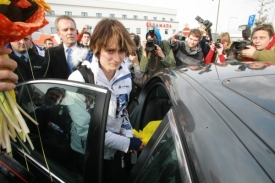 Martina S&aacute;bl&iacute;kov&aacute; odstartovala v Česku rychlobruslařskou m&aacute;nii.