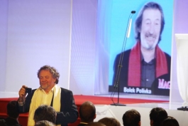 Pol&iacute;vka se letos objevil na monitorech při před&aacute;v&aacute;n&iacute; zat&iacute;m naposledy.