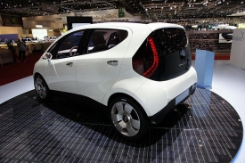 Bluecar údajně ujede na jedno nabití 250 kilometrů.