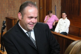 Radovan Křejč&iacute;ř (na sn&iacute;mku) měl Gemballovi finančně pomoct.