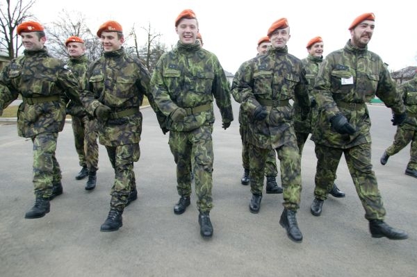 Senátní výbor schválil posílení české mise v Afghánistánu. 