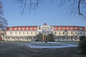 L&aacute;zně Bohdaneč.