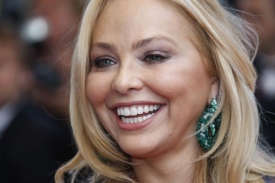 Ornella Mutiová se narodila jako Francesca Romana Rivelliová.