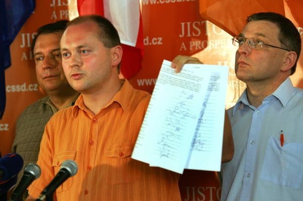 Michal Hašek (vpředu) představil novou hru &quot;Člověče, nevol mě&quot;.