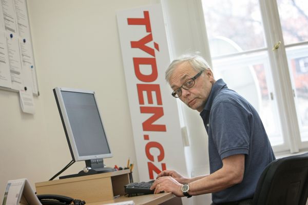 Režisér Karel Smyczek.