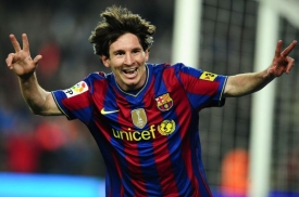 Kanon&yacute;r Barcelony Lionel Messi.
