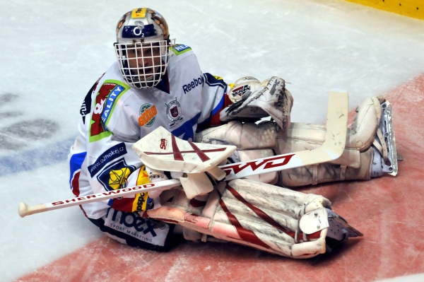 Zklamaný pardubický brankář Dominik Hašek.