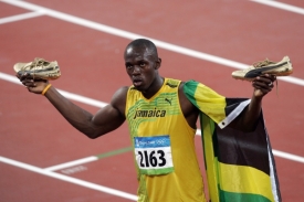 Usain Bolt po sv&eacute;m triumfu na olympijsk&eacute; stovce v Pekingu.