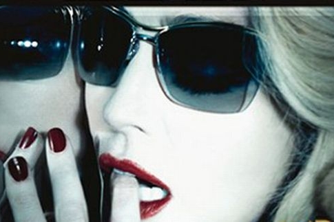 Madonna má svou kolekci brýlí.