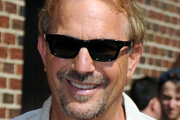 Americký herec a zpěvák Kevin Costner. 