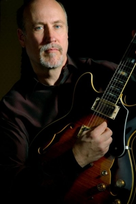 Vynikající kytarista John Scofield je po právu legendou.