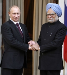 Ruský premiér Vladimir Putin a jeho indický protějšek Manmóhan Singh.