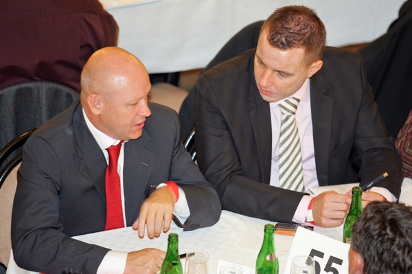 Šéfové českého fotbalu Ivan Hašek (vlevo) a Jindřich Rajchl. 