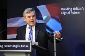 Gordon Brown má sen o celoplošném superrychlém internetu. Gordon Brown má sen o celoplošném superrychlém internetu.