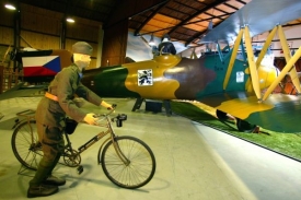 V hangár číslo 87 má vojenské muzeum expozici z 2. světové války. V hangár číslo 87 má vojenské muzeum expozici z 2. světové války.