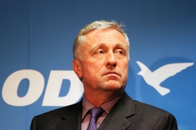 Mirek Topolánek odstupuje z kandidátky.